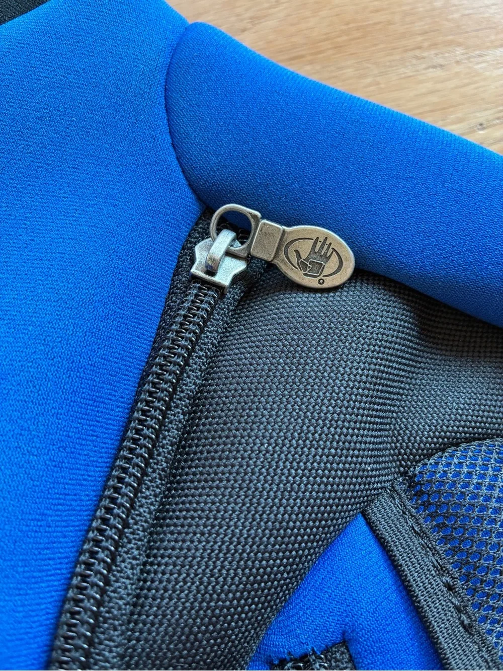 Vintage Body GloveBlue Neoprene Triangular Sling Bag Backpack Rare 80s/90s Y2K